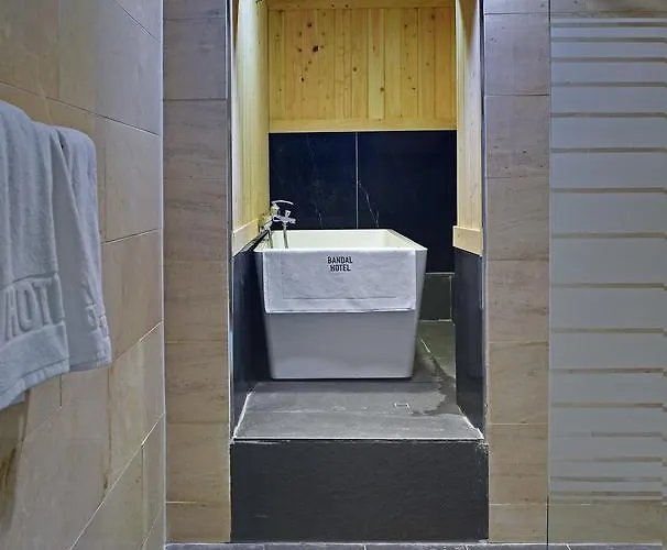 Hotel Bandal 2*